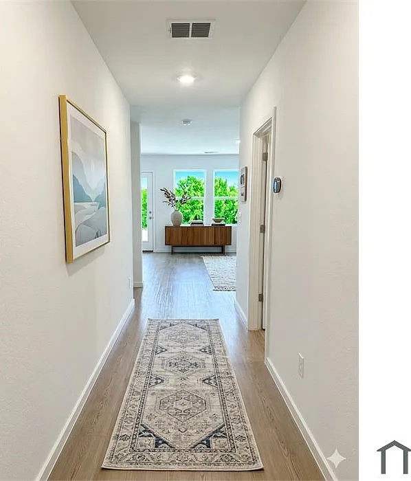 4 bed, 1656 sqft, $2,295 — Photo 2