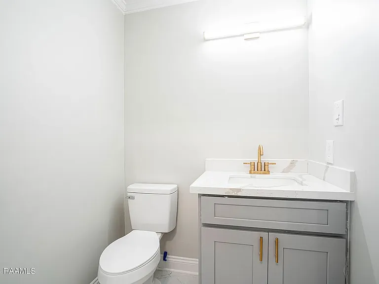 101 Van Dyke Ct — Photo 17