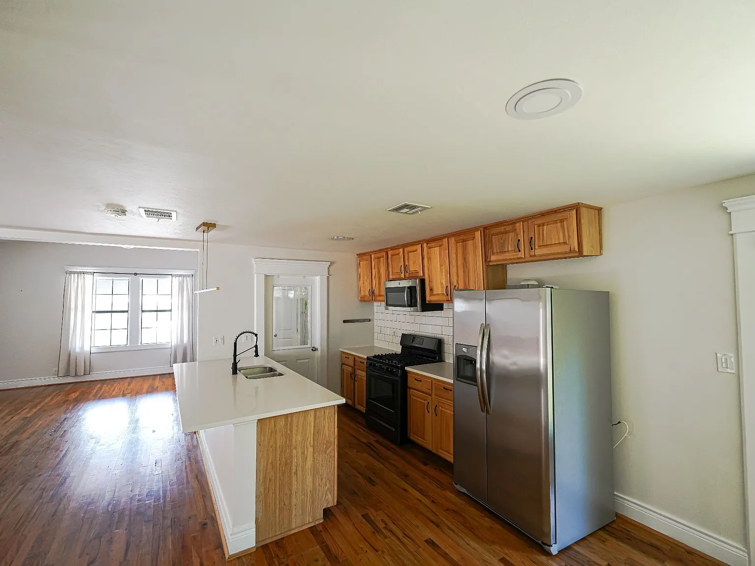 2 bed, 1500 sqft, $3,495 — Photo 4