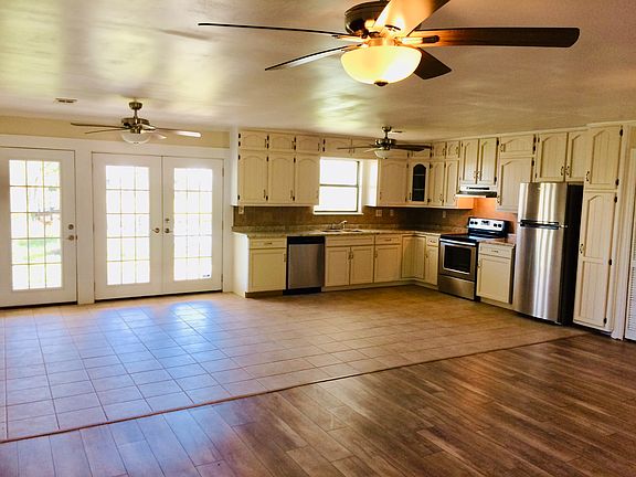 Kitchen/Dining/Living room