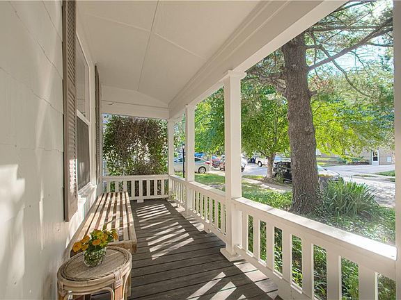 4th image of 4217 Oak St