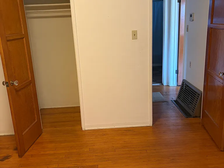 6447 Bellaire Ave — Photo 9