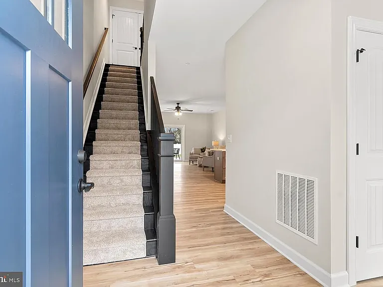 1205 Broad Leaf Ct — Photo 3