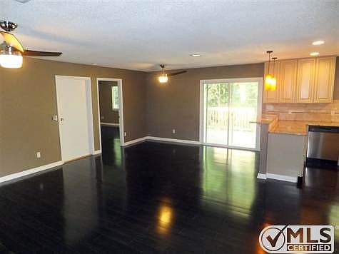 3rd image of 1110 Albritton Dr #3