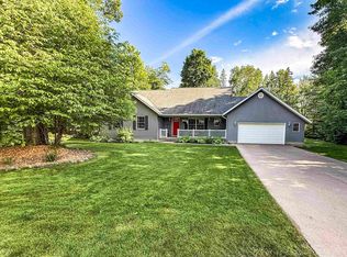 1055 Highland Dr, Ishpeming, MI 49849