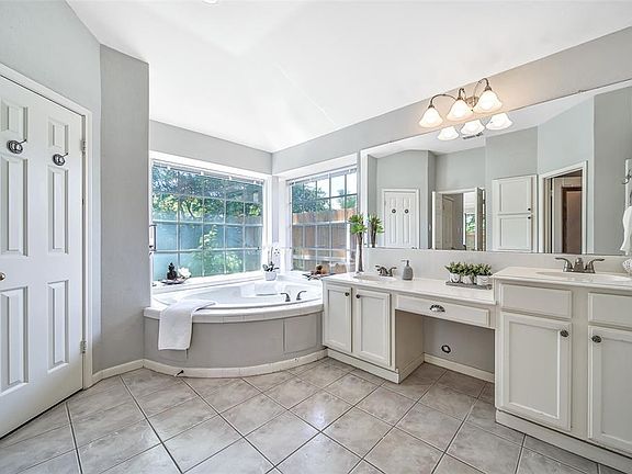 3rd image of 4515 Ringrose Dr