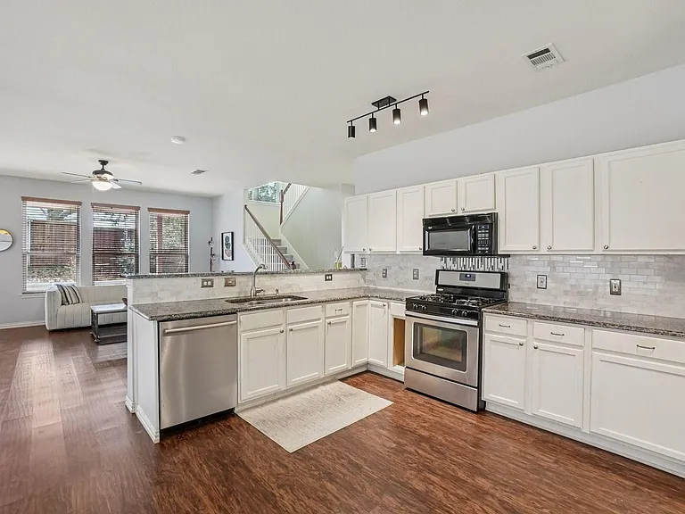 5825 Shetland Cir — Photo 15