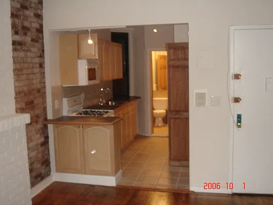 Rented by Chartwell Manhattan Realty | media 35