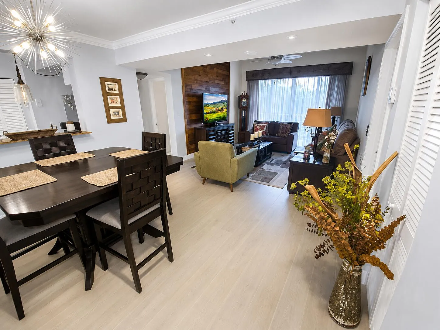 2 bed, 2.0 bath, 1000 sqft, $2,300 — Photo 2