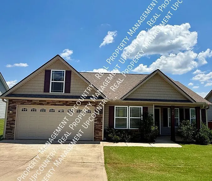 747 Shelburne Ln — Photo 1