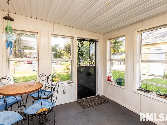 5th image of 10603 N Moss St