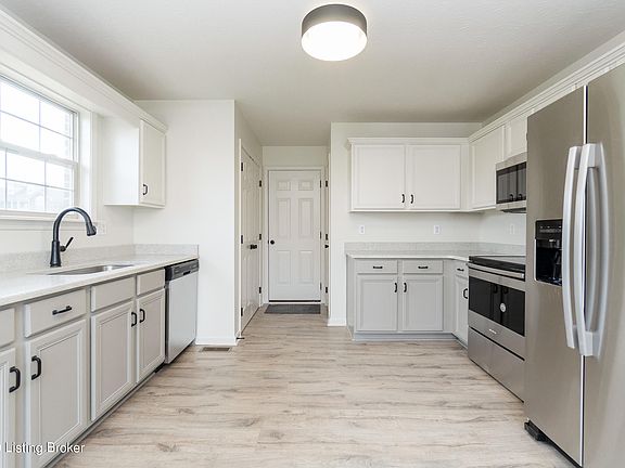4th image of 208 Harvest Ln