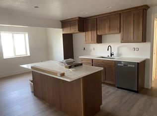 1057 S 880 W #B, Salem, UT 84653