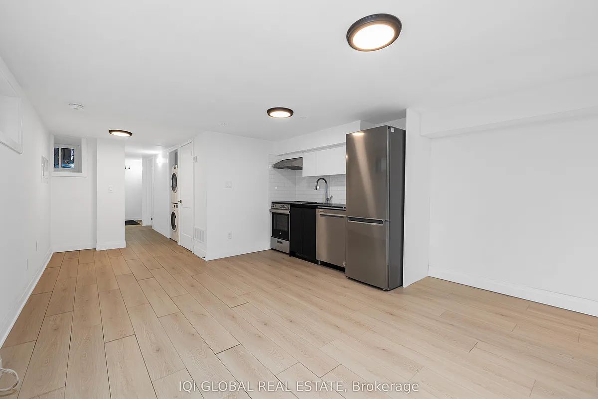 Building Photo - 633 Ossington Ave #BASEMENT