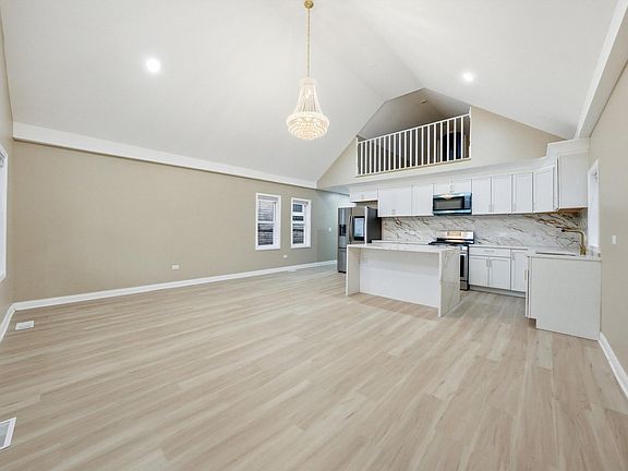 2nd image of 2226 W 51st St
