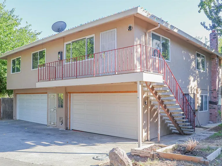 5556 Keoncrest Cir #4 — Photo 1