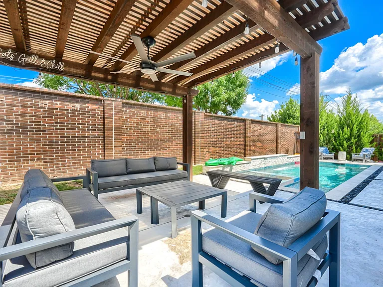 2446 Bainbridge Dr — Photo 28