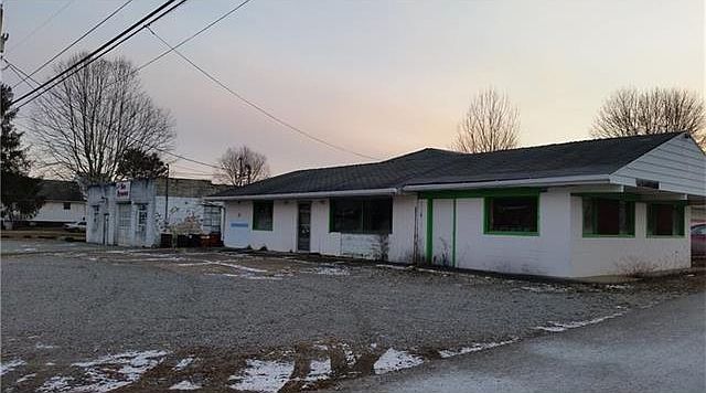 2nd image of 371 Low Hill Rd