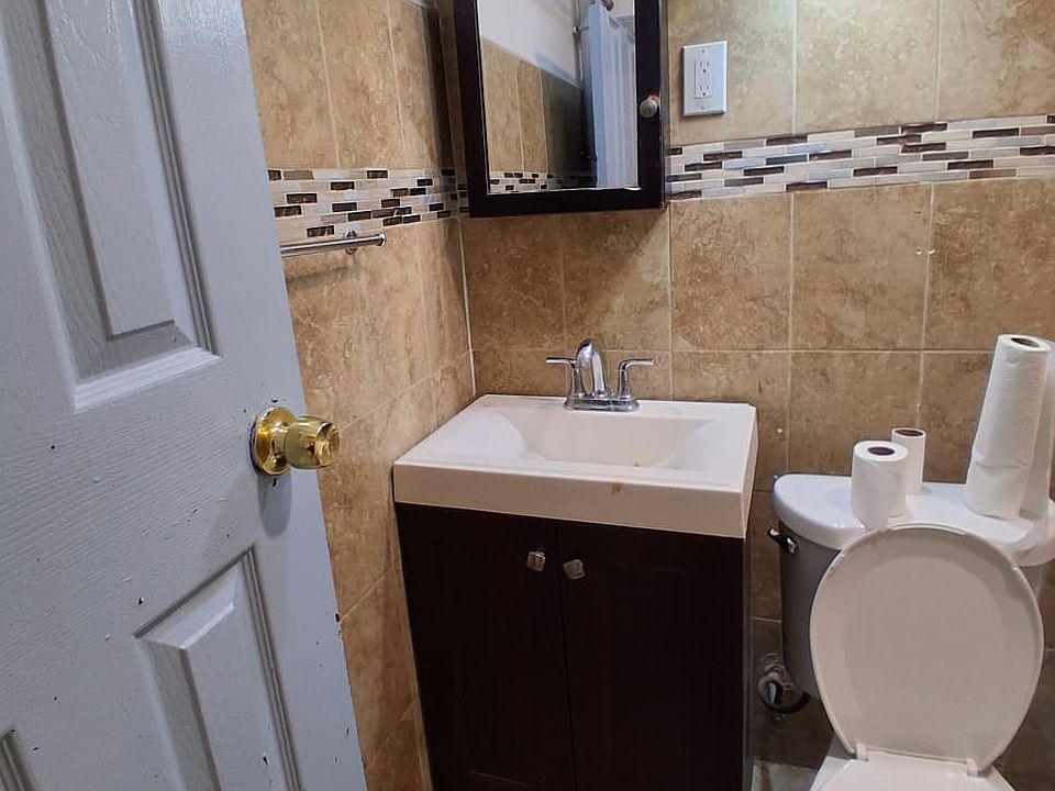 1st image of 21106 99th Ave #1R