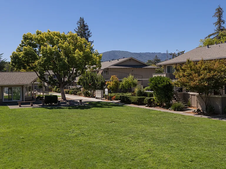 Los Gatos Gardens — Photo 35