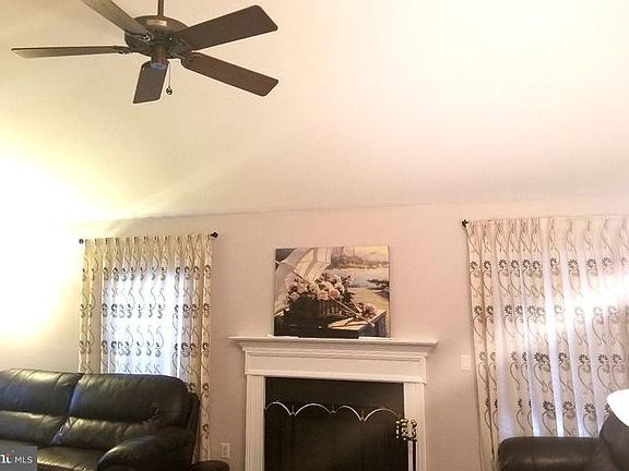 5th image of 414 W Harvest Ln