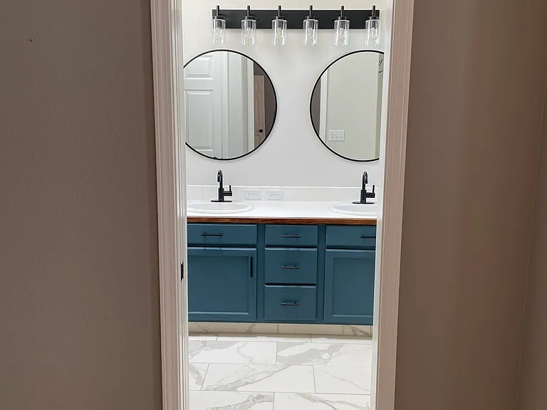Primary bedroom with en-suite bathroom