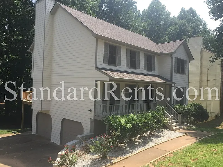 3772 Holy Cross Dr — Photo 2