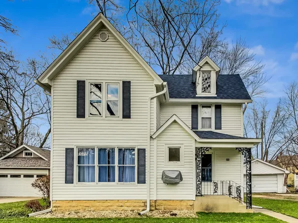 310 S 3rd St, Peotone, IL 60468