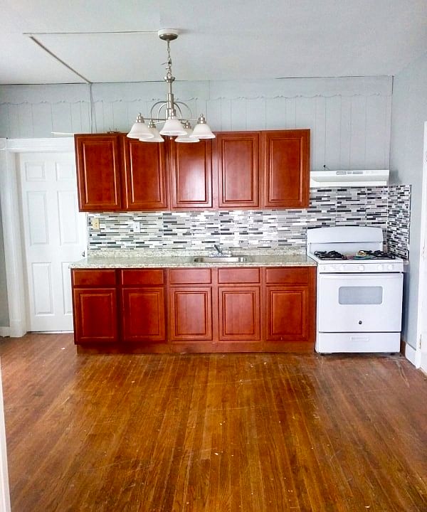 1st image of 37 Benson St #1