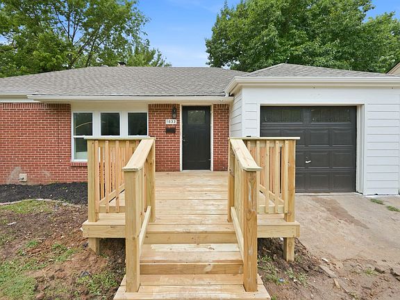 4th image of 1833 S Parkwood Ln