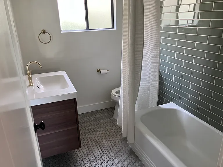 4802 Converse St — Photo 3