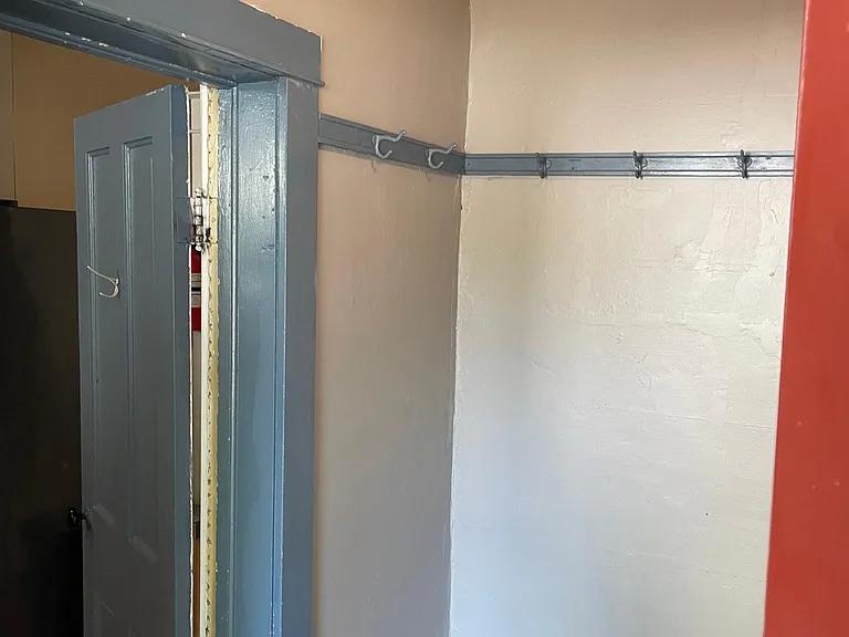 1120 W Harris St — Photo 15