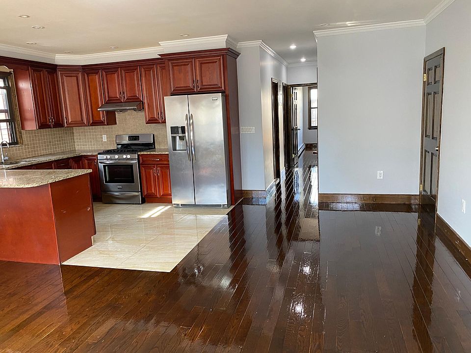 1st image of 14931 45th Ave #1