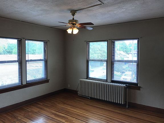 5th image of 995 Grand Ave APT 208