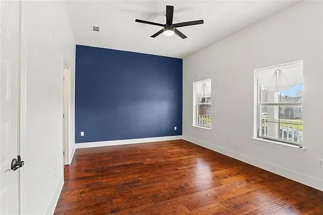 1402 Alvar St — Photo 10