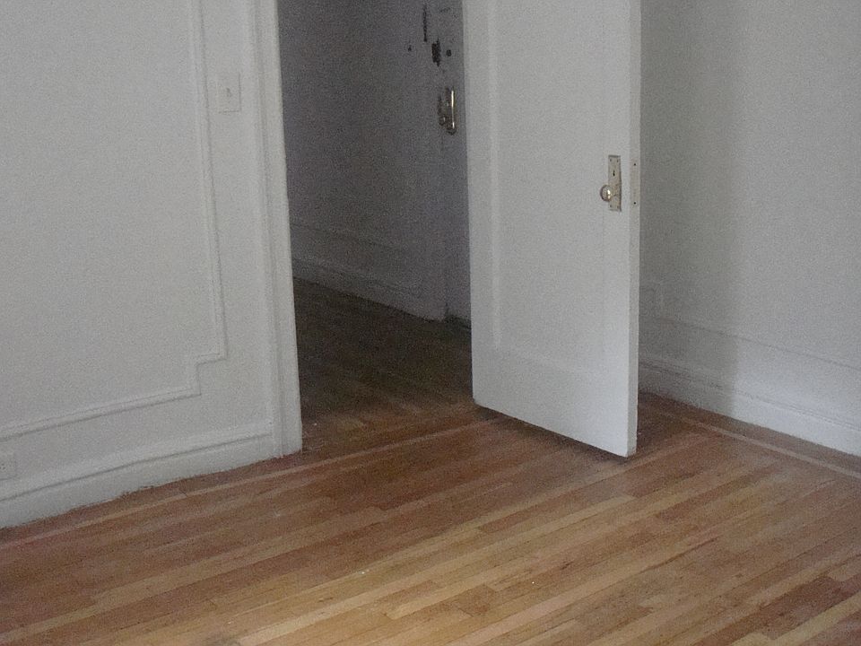 2nd image of 28 Bedford Park Blvd E APT C10