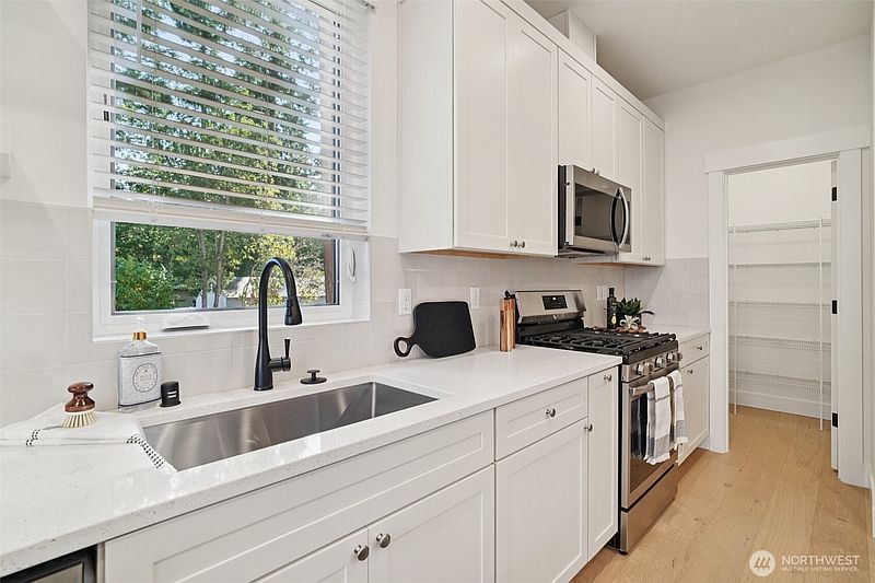 3rd image of 8014 222nd Street SW