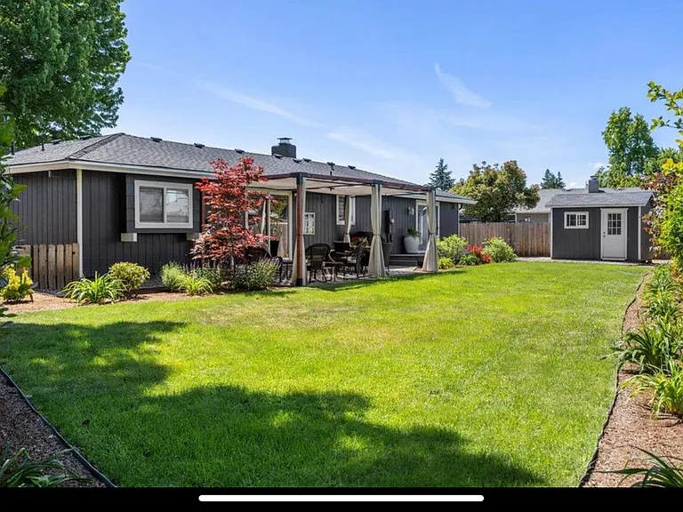 746 Hemlock Ct — Photo 26