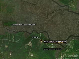 306 La Mare Ln, Waverly, GA 31565