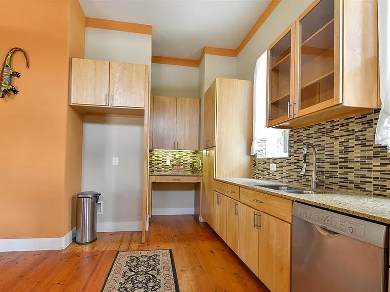 1807 W Webster St — Photo 8