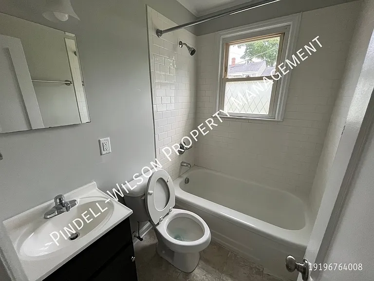 2203 Brewer St — Photo 6