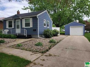 709 Division St, Alta, IA 51002