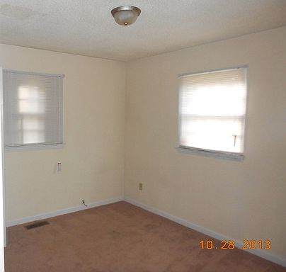 5th image of 439 S Columbia St