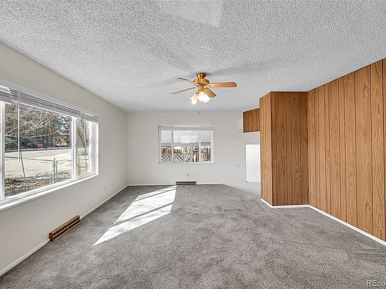 1526 Main St — Photo 3