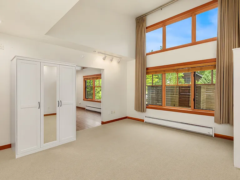 978 Vineyard Ln #200 — Photo 7