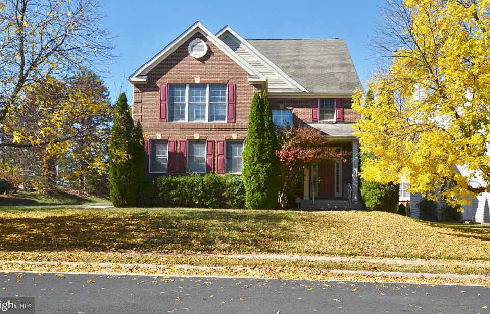 1st image of 46343 Summerhill Pl