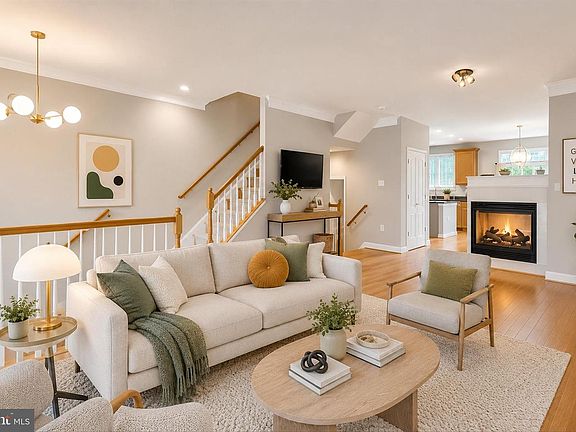 2nd image of 4579 Derring Ln