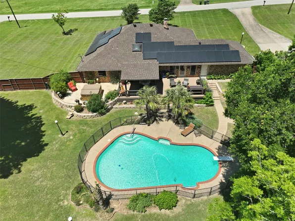 5610 Springbrook Dr, Midlothian, TX 76065