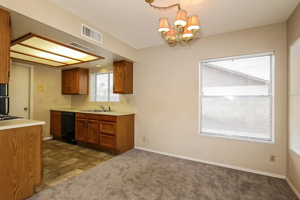 3 bed, 2.0 bath, 1338 sqft, $1,875 — Photo 4