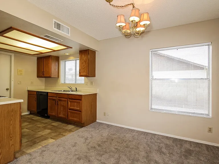 8602 W Ruth Ave — Photo 4